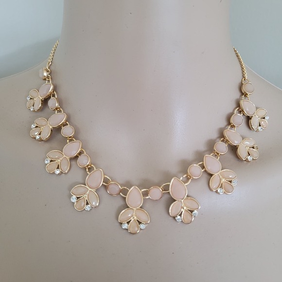 Women's Light Pink Gold Beautiful Flower Rhinestone Choker Necklace - Picture 1 of 3
